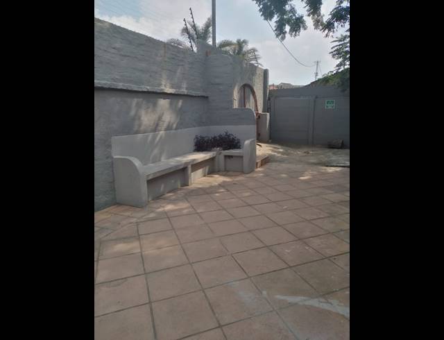 10 BEDROOM FREESTANDING FOR SALE IN HURST HILL